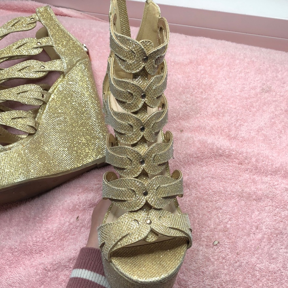 Heels - Picture 2 of 2